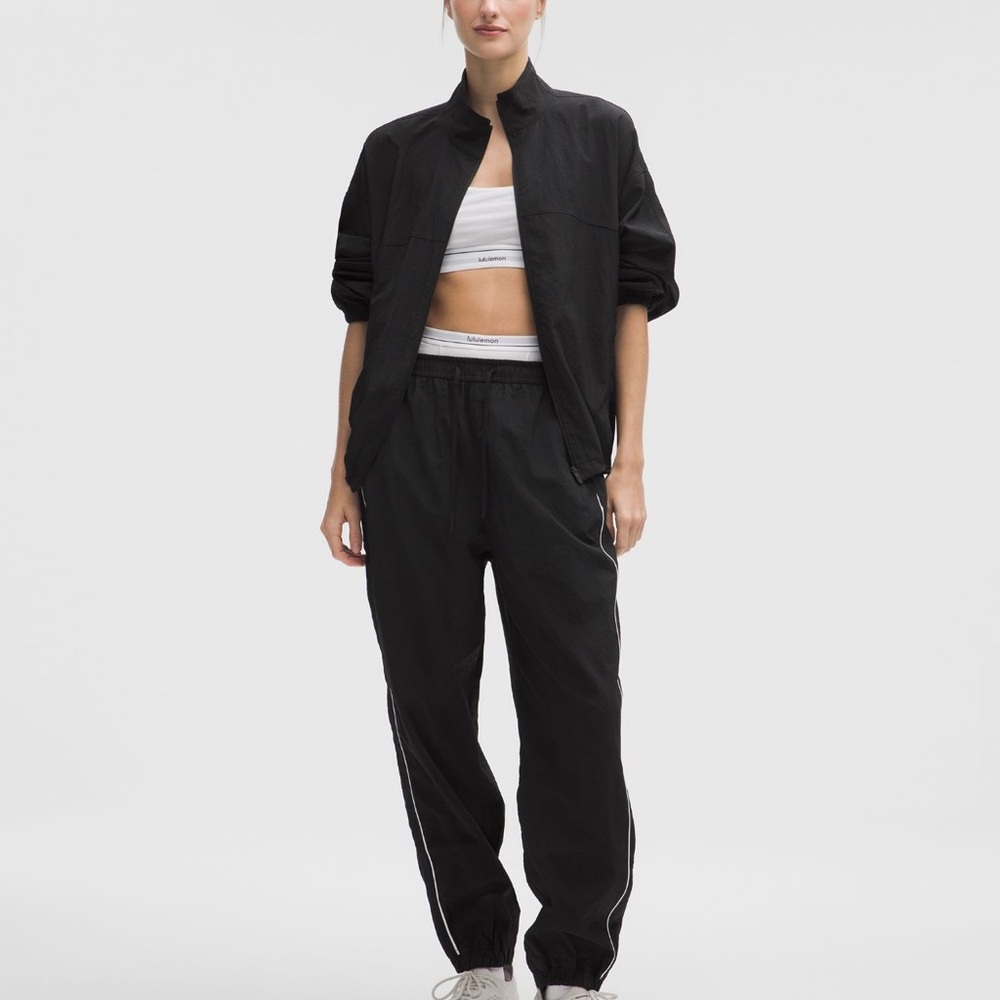 lulu joggers <3 - Picture 3 of 5